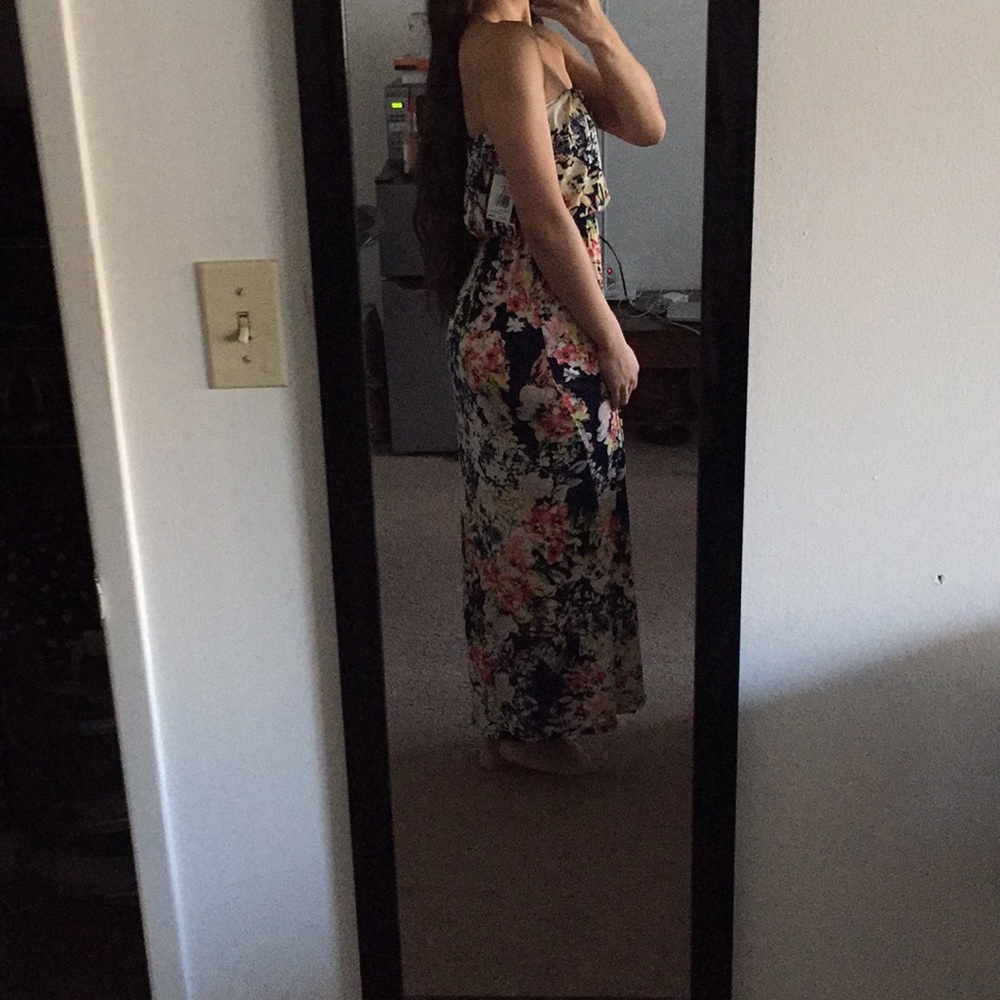 Floral maxi dress from Nordstrom, fits sizes XS-M - Picture 3 of 4